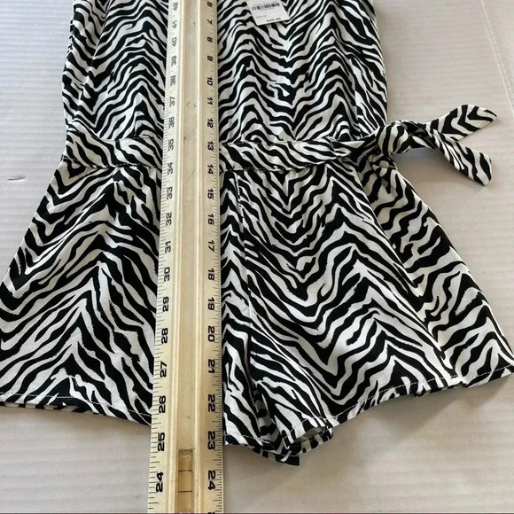 Epic Threads Zebra Romper Girls Medium Nwt Black Ivory - Picture 15 of 16